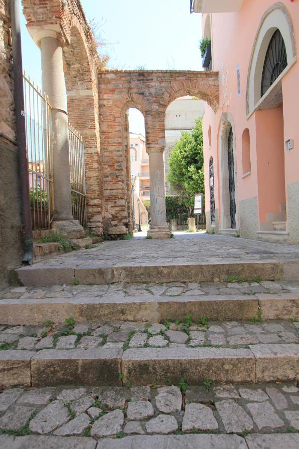Отель Sapore Di Mare Al Duomo Гаэта Экстерьер фото